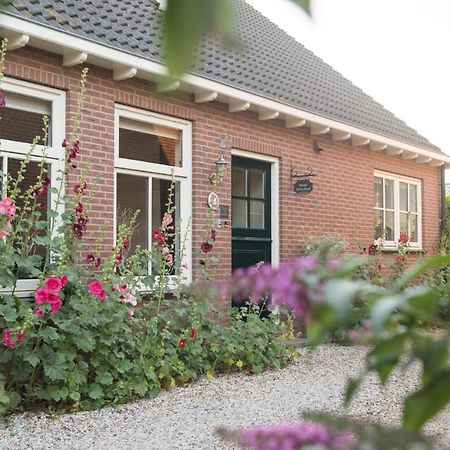 Broeks' Bed En Brood Bed and Breakfast Meerkerk Eksteriør billede